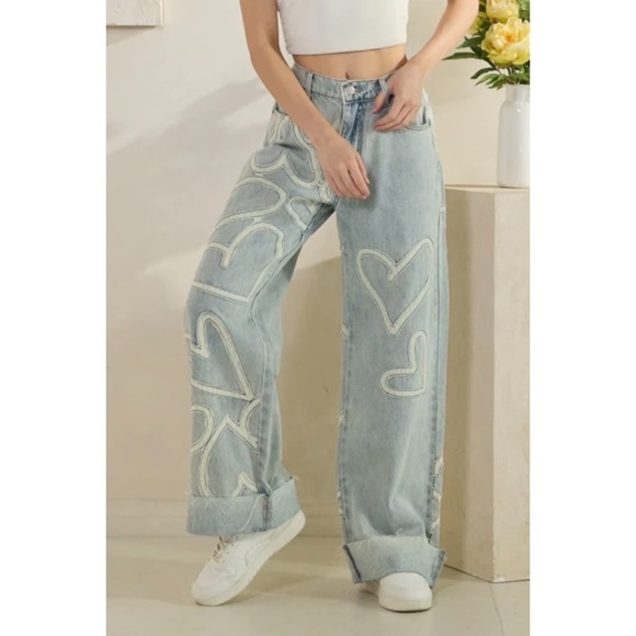 Oli & Hali Washed Heart Patched Straight Leg Jeans - Picture 3 of 12